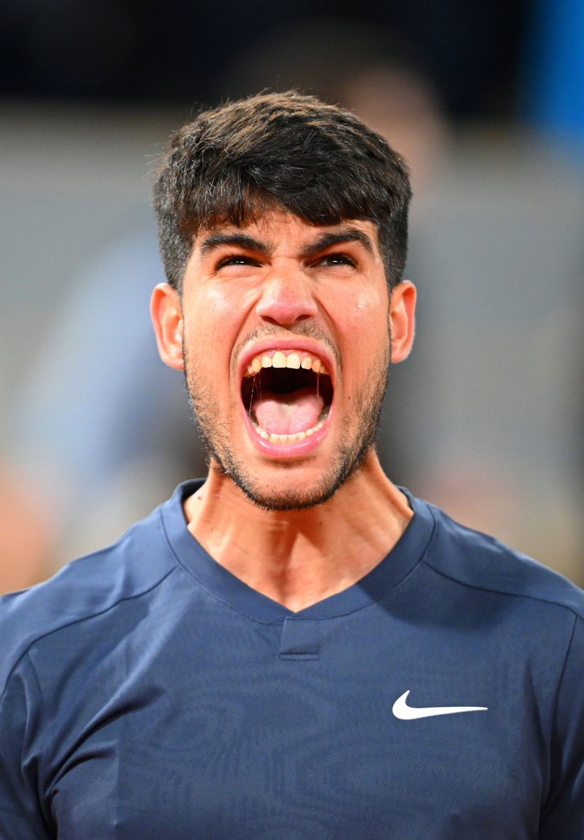 Carlos Alcaraz becomes the youngest man in history to win a Grand Slam title on all 3 surfaces.

21 years old. 

What he’s done already in his young career is not normal. 

And he’s not anywhere close to finished. 

🇪🇸