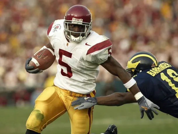 MLFootball's tweet photo. 🚨BREAKING: USC icon Reggie Bush says 
the Trojan’s 2004 National Championship will be REINSTATED by the NCAA. 

👀👀👀

Bush recently had his Heisman Trophy reinstated. https://t.co/aNkvXjxSem