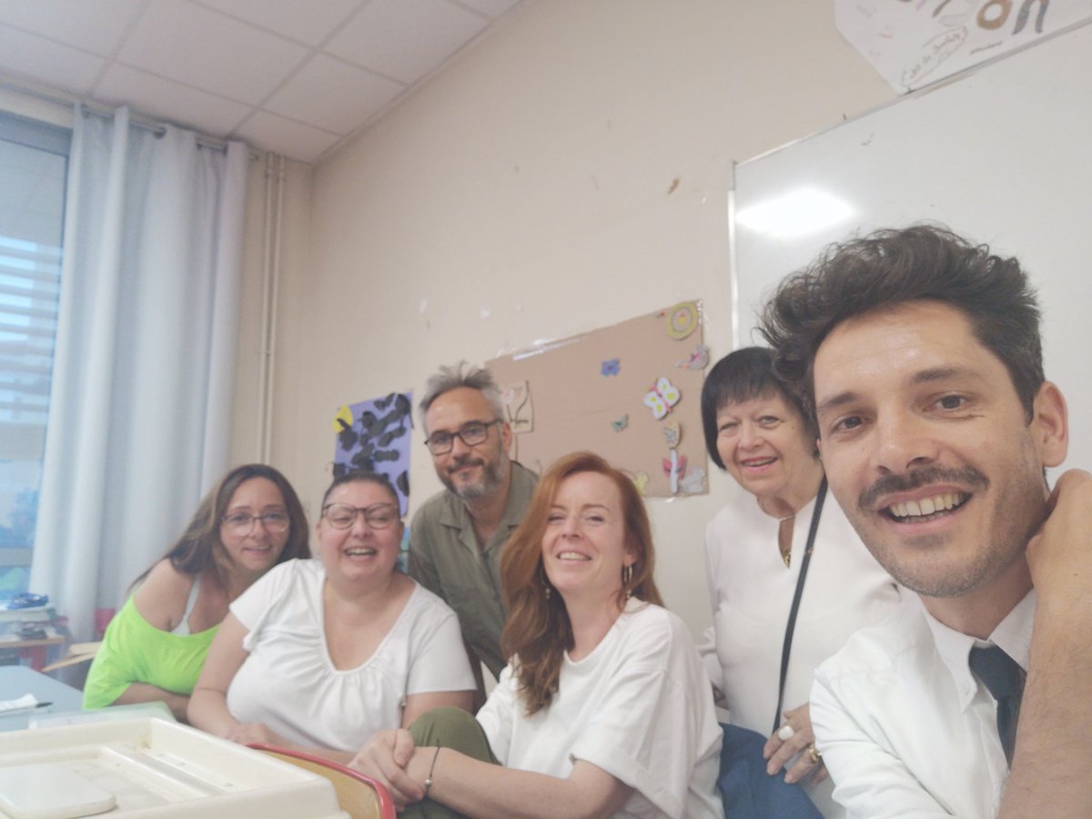 gwenaelricherol's tweet photo. #ElectionsEuropéennes2024
Au bureau 609, rue Fiolle, à Marseille, participation à 51,87% à 19h.
🗳️ On vous accueille jusqu'à 20h pour le vote et à partir de 20h pour le dépouillement qui est public et ouvert à toutes tous. https://t.co/qVgvPWSzGm