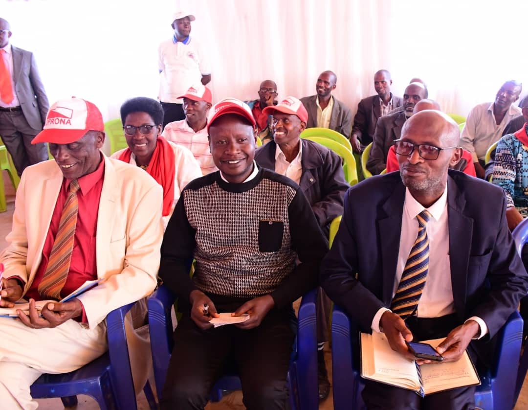 parti_uprona's tweet photo. Rehaussée par son Excellence le Vice-Président de la République du Burundi Ir Prosper BAZOMBANZA, la réunion du comité provincial rassemblé des Badasigana tenu ce dimanche le 09 Juin 2024 à la permanence du parti UPRONA à Mwaro, a été d'une joie inestimable. 

Rouge Blanc, Itagas https://t.co/VnraRXkcAr