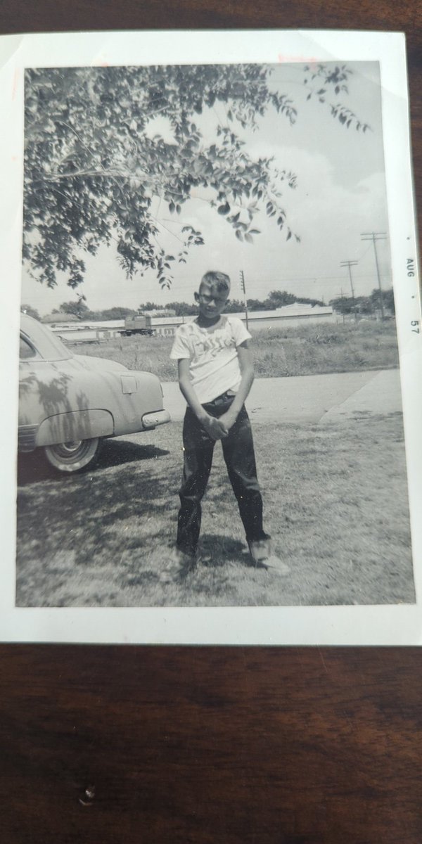 PlantMoreTrees's tweet photo. @iowahawkblog #DavesCarIDService Here's a photo of my uncle standing next to the family car in OKC in 1957. https://t.co/OacFdUQEKj