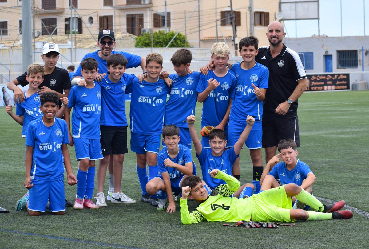 Fins aquí.
Temporada finalitzada i per recordar.
Un grup d'al.lots de poble han competit , jugat a futbol, i disfrutat al 100% a una categoria espectacular de la qual han demostrat ser completament mereixedors de disputar-la.
Ha estat un plaer acompanyar-vos

💪💙 <a href="/CDBinissalem/">cdbinissalem</a>