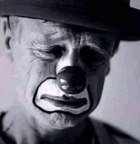 إذا لم يرن هاتفك و أنت في المعركة تكافح ، فلا تجب و أنت تحتفل بالفوز ..!!