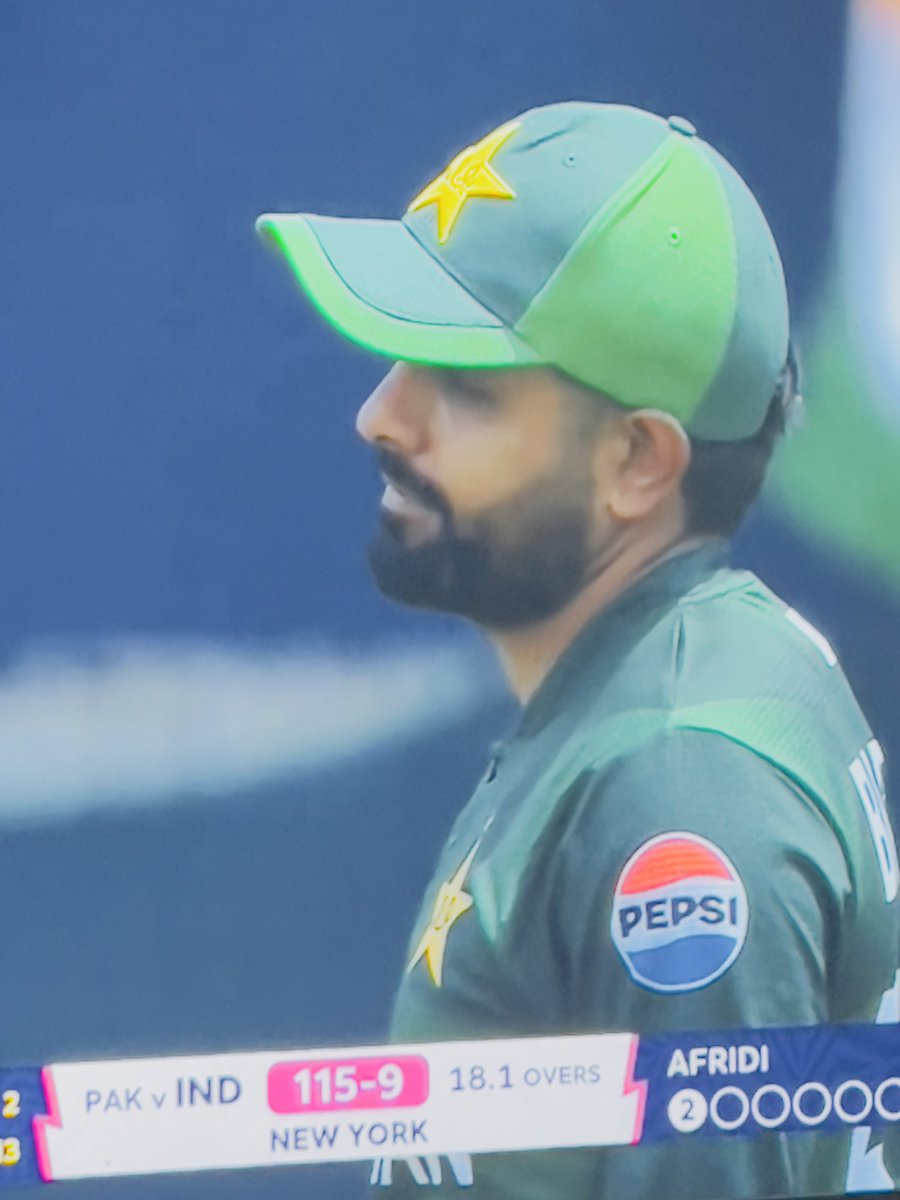 HannahAlam1's tweet photo. #INDvsPAK  babar is like ye kiya ho raha ha …. 115-9 https://t.co/82OFEYQqqy