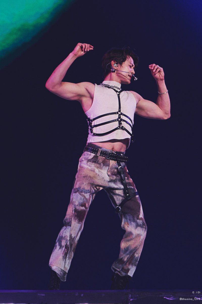 shamino_1209's tweet photo. 240525 SHINee WORLD Ⅵ                
PERFECT ILLUMINATION : SHINee’S BACK              
민호              
#SHINee #샤이니 #민호 #MINHO https://t.co/H0EoD0LzOy