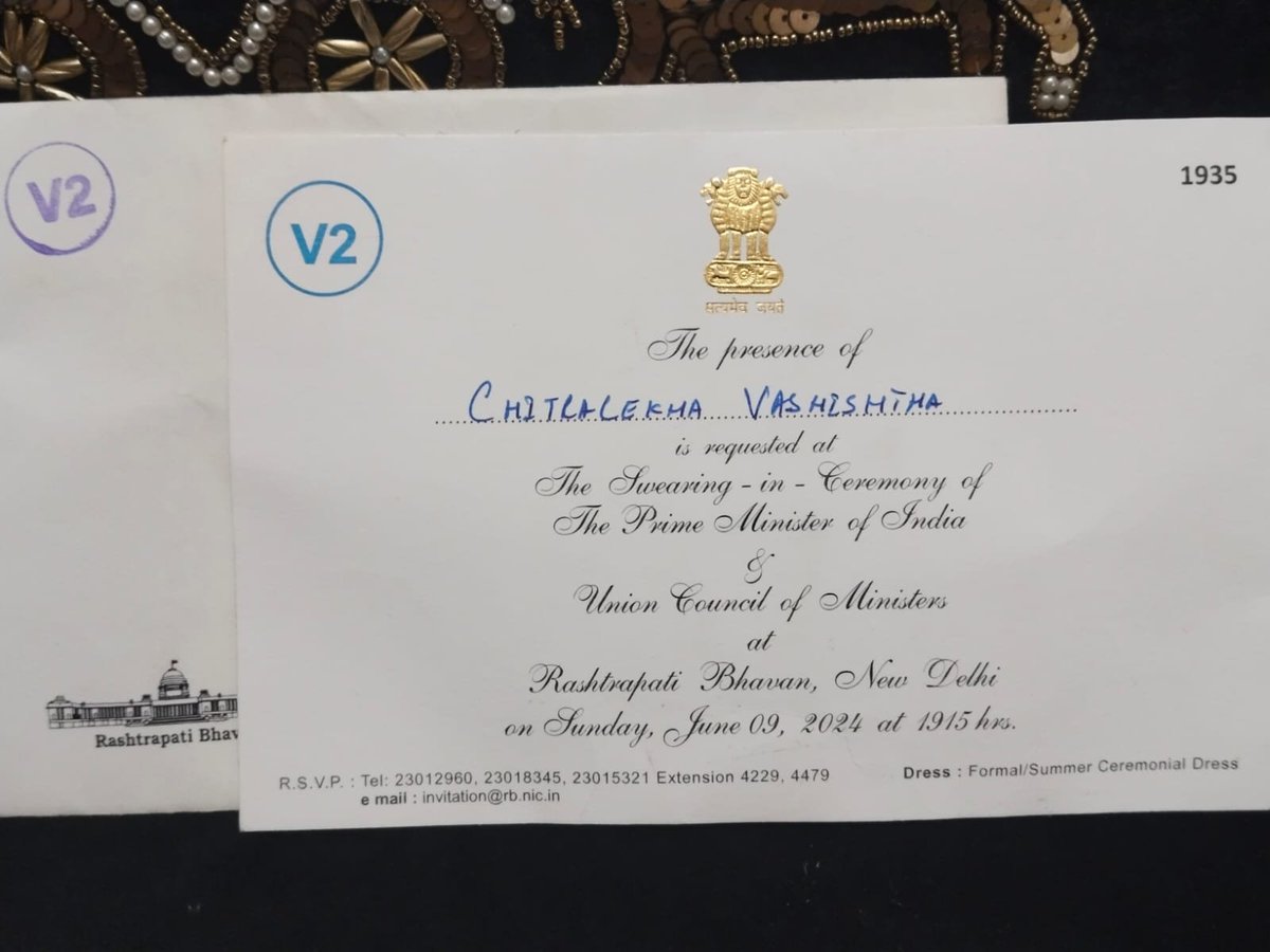 v_Chitralekha's tweet photo. मैं देश नहीं रुकने दूंगा,
मैं देश नहीं झुकने दूंगा...

Congratulations dear NaMo for leading the world's largest democracy for the 3rd time! 

Glad to be part of the swearing-in ceremony of the Prime Minister of Bharat and Union Council of Ministers held at Rashtrapati Bhavan! 🇮🇳 https://t.co/AGUf4owbPc