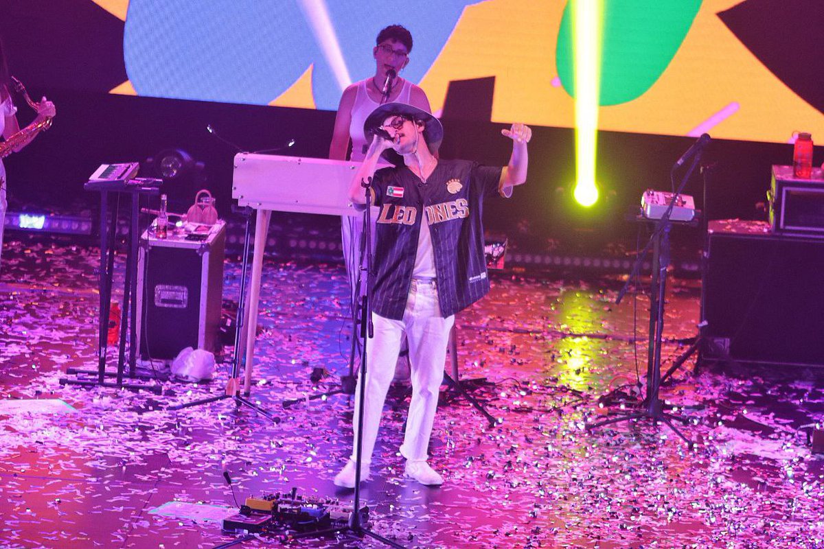 leonesdeyucatan's tweet photo. ¡CALONCHO YA ES PARTE DE LA MANADA!🦁🎶

En su presentación de anoche, Caloncho se puso la piel melenuda bien puesta🫡💪🏼

#SomosLeones https://t.co/Ibe3OTcsBO