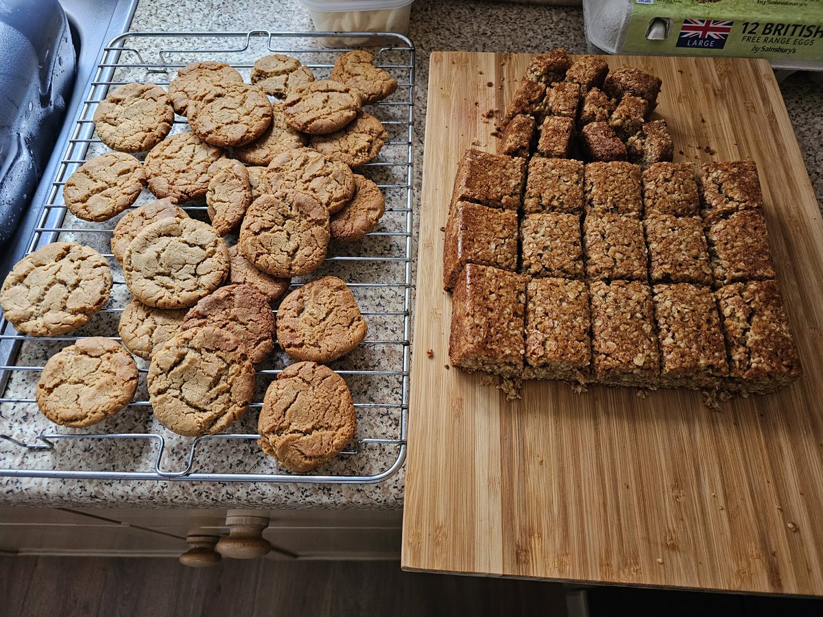 Flap jacks and ginger nuts #homemade #baking #gettingfat