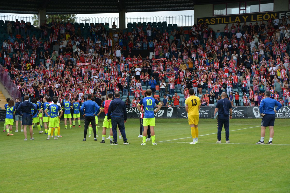 Animando de principio a fin, incluso cuando la eliminatoria estaba virtualmente sentenciada. Y así, durante toda la temporada👏

Nuestra afición, nuestro mayor activo.

Orgullosos de todos vosotros 🙌

¡Gracias! ♥️🤍♥️
