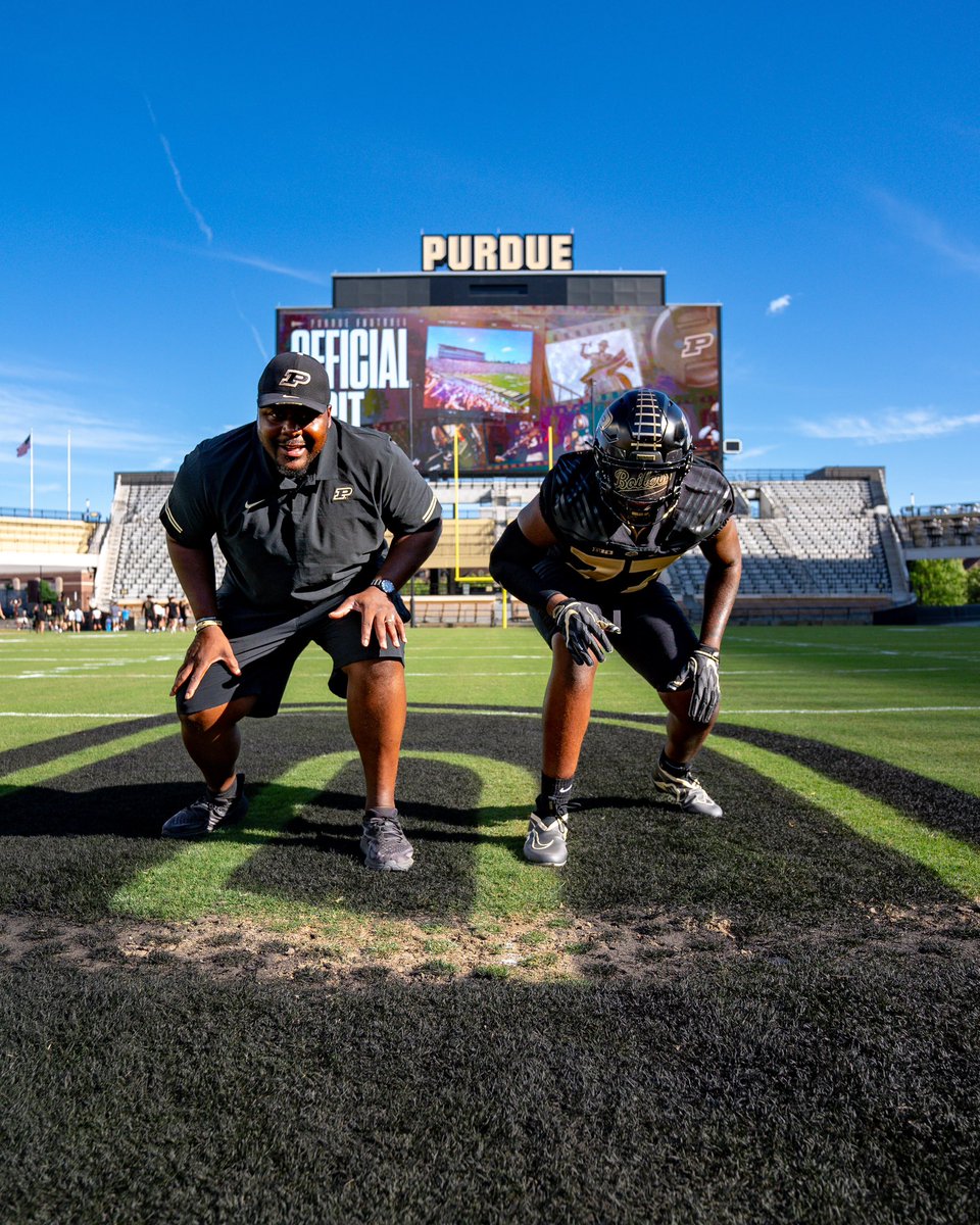 TakhyianWhitset's tweet photo. Had a GREAT time @ 🏠
#boilerup🚂 https://t.co/jbTOgs1AKF