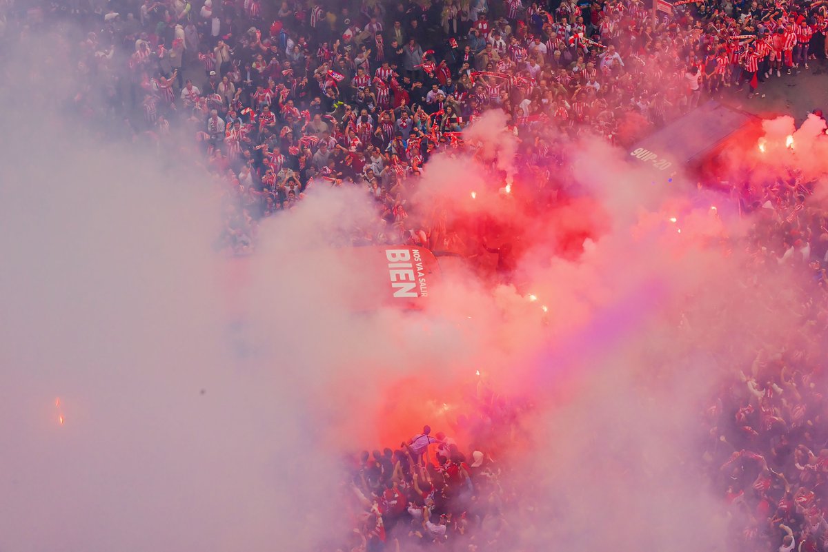 RealSporting's tweet photo. 🔥 𝑵𝒐𝒔 𝒗𝒂 𝒂 𝒔𝒂𝒍𝒊𝒓 𝒃𝒊𝒆𝒏.

👊🏻 #Por𝐓𝐈, Sporting 🔴⚪ https://t.co/TFawxKWssD