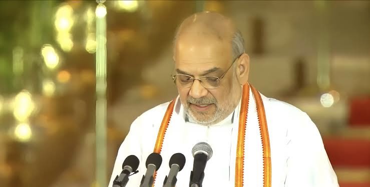 ગાંધીનગરના લોકપ્રિય સાંસદ શ્રી <a href="/AmitShah/">Amit Shah</a> સાહેબને કેન્દ્રીય કેબિનેટ મંત્રી તરીકેનાં શપથ લેવા બદલ ખૂબ ખૂબ અભિનંદન અને શુભેચ્છાઓ પાઠવું છું. 

#ModiKaPariwar