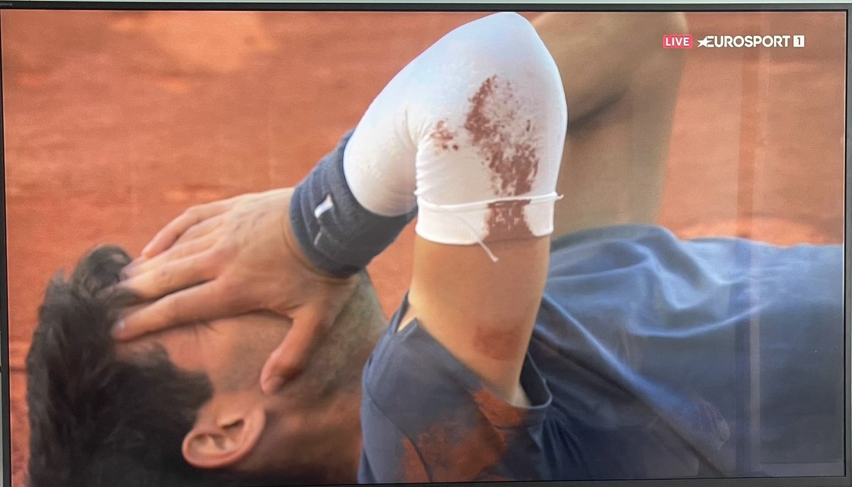 Grande <a href="/carlosalcaraz/">Carlos Alcaraz</a> !! Enorme con 21 añitos y el primero, con esa edad, en ganar Roland Garros. Grandísimo!!!