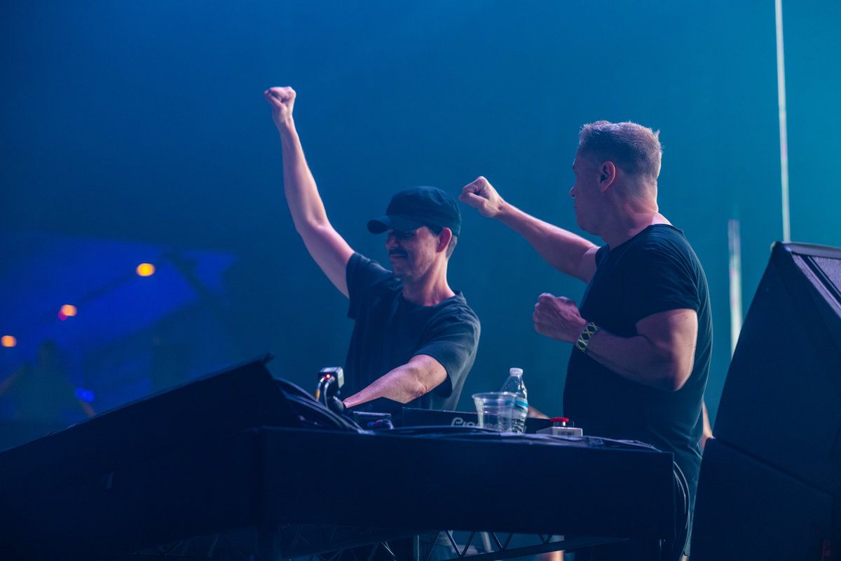 cosmicgate's tweet photo. „New York it‘s all in my head tonight!“ 🤩🙌🏻✨#opentoclose @avantgbk https://t.co/UlI6i1vbhR