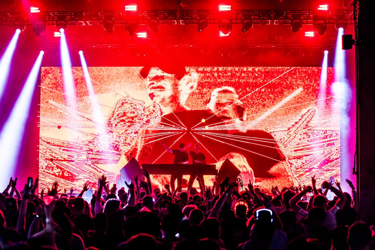 cosmicgate's tweet photo. „New York it‘s all in my head tonight!“ 🤩🙌🏻✨#opentoclose @avantgbk https://t.co/UlI6i1vbhR