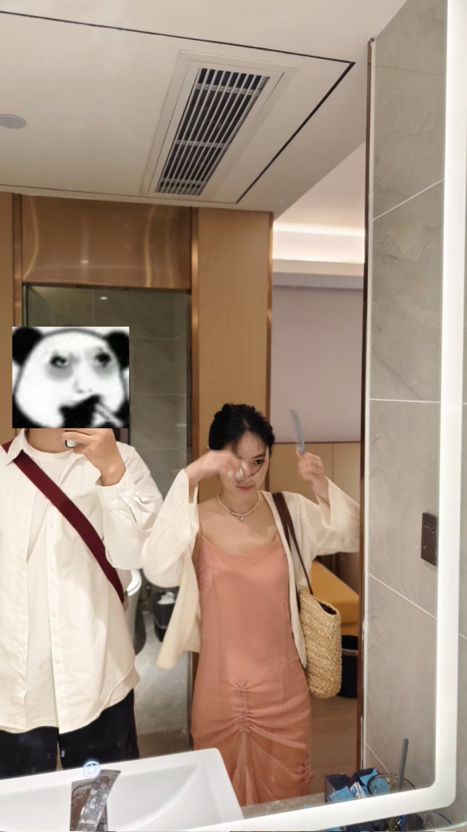 Syn8549's tweet photo. 哈哈哈，可爱的小小脚， https://t.co/gKrCgrFqyA