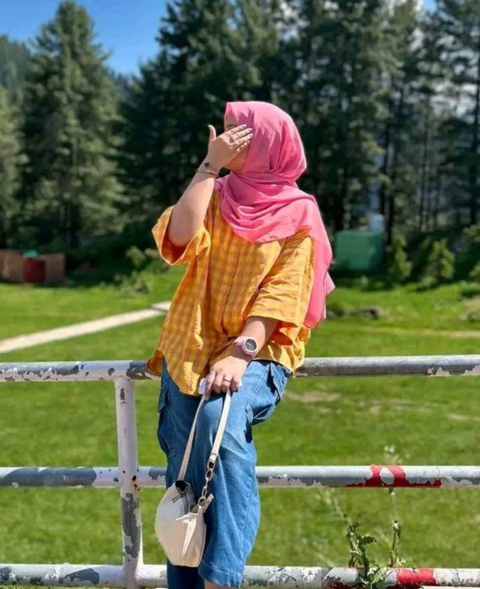 Huma3310's tweet photo. شکایتوں کی بھی عزت ہوتی ہے
یہ ہر کسی سے نہیں کی جاتیں🔥💯 https://t.co/9d7kS27Tsz