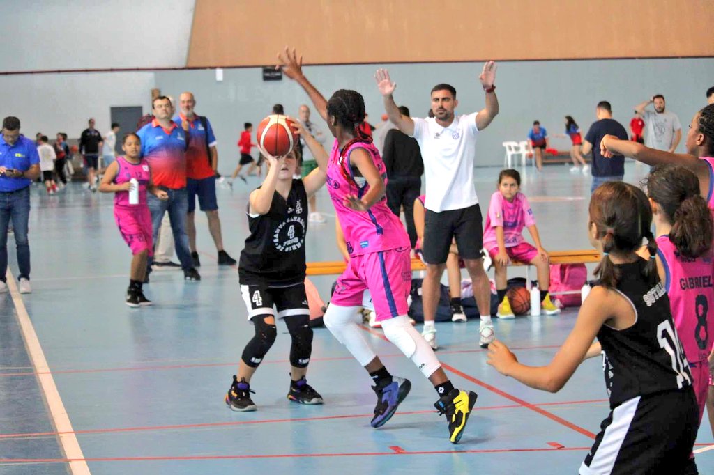 FCBaloncesto's tweet photo. ๐ #PreMinibasketFem
๐ฎ๐จ #CC2024
๐
Final 1ยฐ-2ยฐ
๐ @DominicasV ๐ฅ
๐ @cbislascanarias ๐ฅ
#BaloncestoEnPositivo #Canarias100x100 #Canarias #Baloncesto #Basketball #Basket #Deporte #Sport #Photography #SportPhotography https://t.co/7nlVMSisSs
