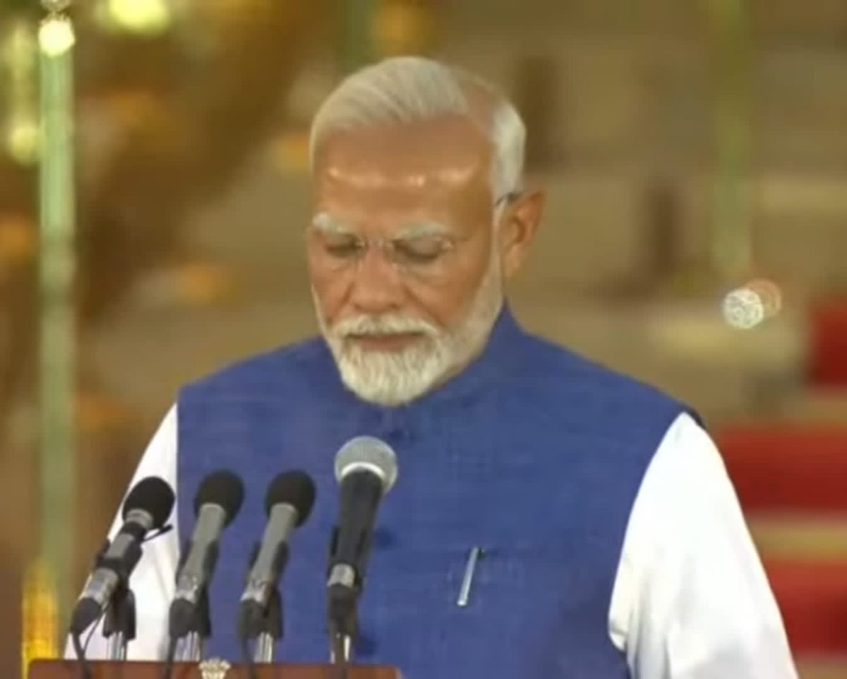 harshitchand's tweet photo. #शपथग्रहण मैं #NarendraModi प्रधान मंत्री जी के साथ #ModiCabinet के सभी मंत्री ने शपथ ग्रहण किया,Nitin Gadkari,Rajnath Singh,#Annamalai और Chirag Paswan अन्य सभी लोग शामिल थे इस #OathCeremony में My PM my pride

#मोदी_मंत्रिमंडल IND vs PAK Modi 3.0 #PMofIndia Jammu My PM https://t.co/6aL9BfgfAR