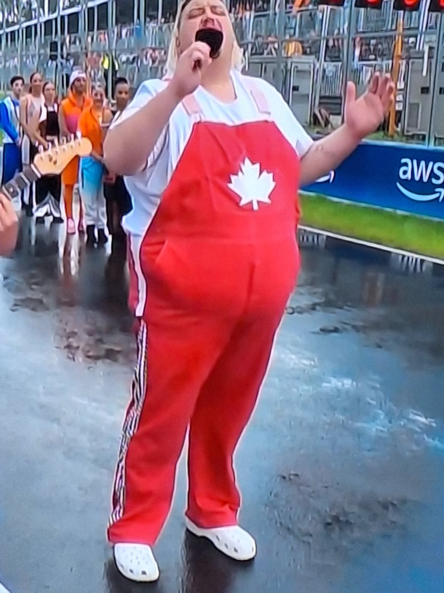 Denzil101010's tweet photo. Who the frig have the Canadians got singing the National anthem at the F1?🤦‍♂️ https://t.co/x13IV0JOwU