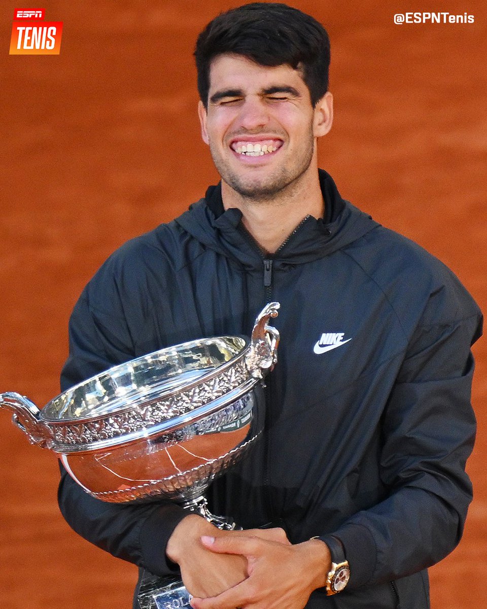 ESPNtenis's tweet photo. 🏆 Campeones de #RolandGarros en los últimos 20 años:

🇦🇷 Gastón Gaudio
🇪🇸 Rafael Nadal
🇪🇸 Rafael Nadal
🇪🇸 Rafael Nadal
🇪🇸 Rafael Nadal
🇨🇭 Roger Federer
🇪🇸 Rafael Nadal
🇪🇸 Rafael Nadal
🇪🇸 Rafael Nadal
🇪🇸 Rafael Nadal
🇪🇸 Rafael Nadal
🇨🇭 Stan Wawrinka
🇷🇸 Novak Djokovic
🇪🇸 Rafael Nadal
🇪🇸 Rafael Nadal
🇪🇸 Rafael Nadal
🇪🇸 Rafael Nadal
🇷🇸 Novak Djokovic
🇪🇸 Rafael Nadal
🇷🇸 Novak Djokovic
🇪🇸 CARLOS ALCARAZ