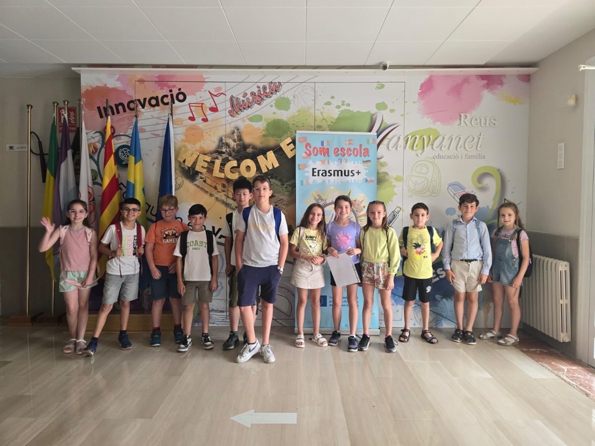 Manyanet_Reus's tweet image. Aquest cap de setmana els alumnes de primaria han fet els exàmens oficials de Cambridge YLE (Starters. Movers i Flyers). Good luck 🍀🇬🇧

#josocmanyanet #juntsiambesperança #escolesmanyanet #familiamanyanet