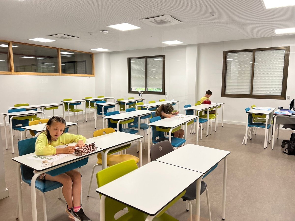 Manyanet_Reus's tweet image. Aquest cap de setmana els alumnes de primaria han fet els exàmens oficials de Cambridge YLE (Starters. Movers i Flyers). Good luck 🍀🇬🇧

#josocmanyanet #juntsiambesperança #escolesmanyanet #familiamanyanet
