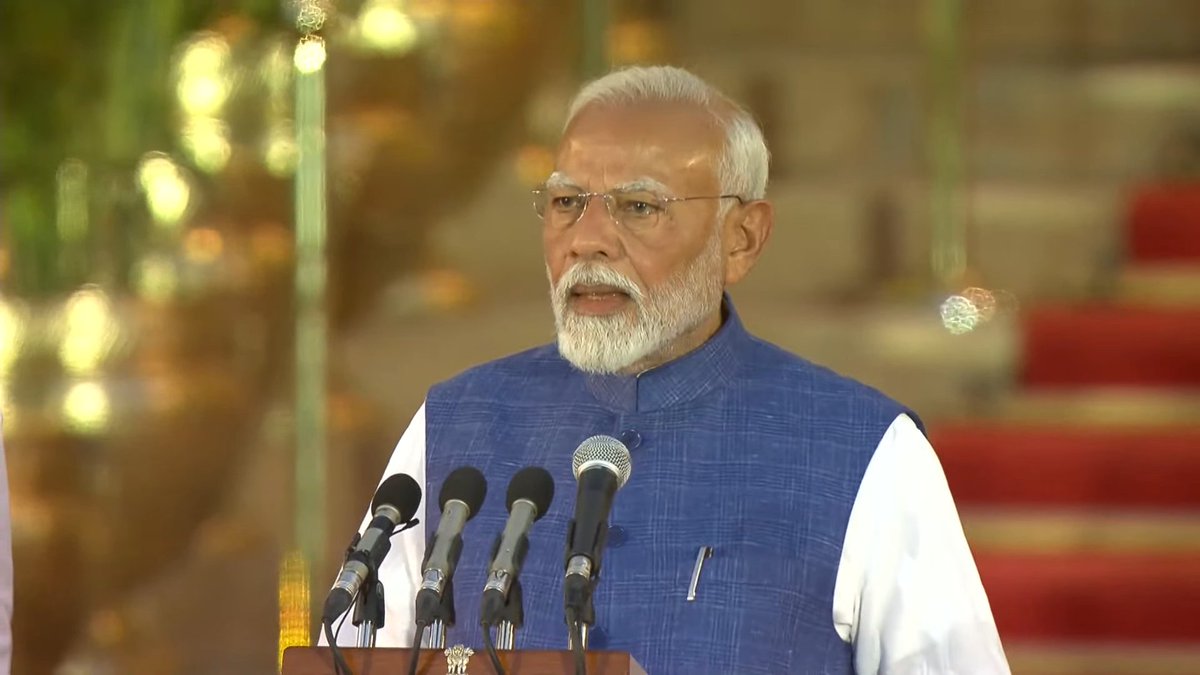 nareshaggrawal's tweet photo. आज तीसरी बारी आदरणीय श्री @narendramodi जी को भारत के प्रधान मंत्री के रूप में शपथ लेते देख अत्यंत प्रसन्नता हुई। 

फिर एक बार मोदी सरकार सुरक्षित व विकसित भारत की ओर। हार्दिक शुभकामनाएं प्रधानमंत्री जी।

#ModiCabinet https://t.co/V7ZScoBaQ3