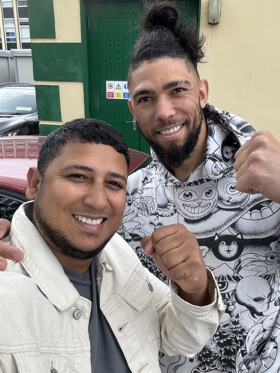 zane_majiet's tweet photo. @JohnnyWalker was a privilege to meet you today, was socked when I saw you sitting across me in the same maternity Ward, Congratulations to us both and to Your wife Tara, #NewlyParents @ufc Goodluck on the 22nd June Johnny! #Fan4Ever @danawhite give this man 50K Bonus!!! https://t.co/x2mGB4LyJA