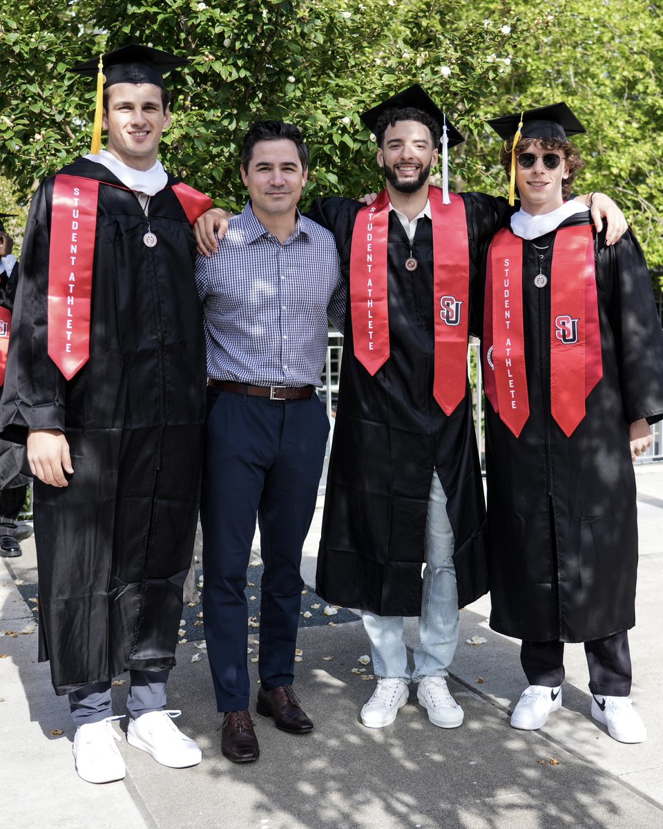 seattleumbb's tweet photo. Congratulations to our 2024 grads! ๐๐
#TogetherWeSoar #RedhawksForLife https://t.co/CpQ5r9jte4