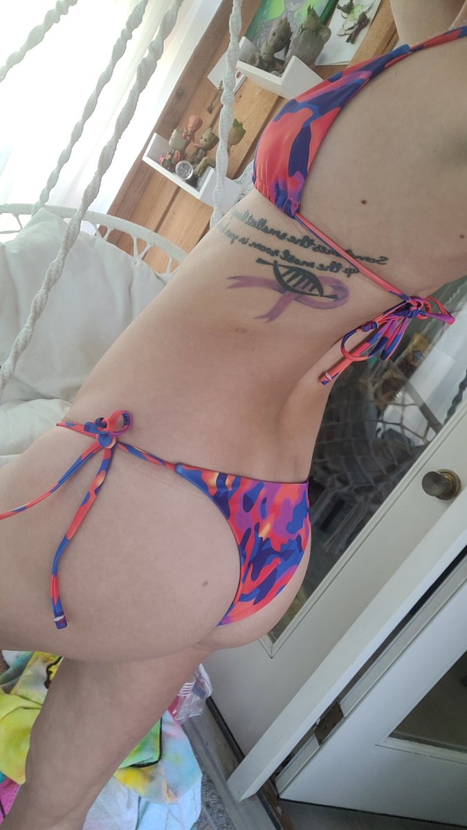 Tatted_pixie_ma's tweet photo. Sunbathing day! #postlegday #sunbathing #brazilianbikini #tatted #pierced #tattedmom #piercedmom #milf #hotmom #momlife #fitmom #mombod #musclemommy #sexySunday https://t.co/uiKIfoeVUN