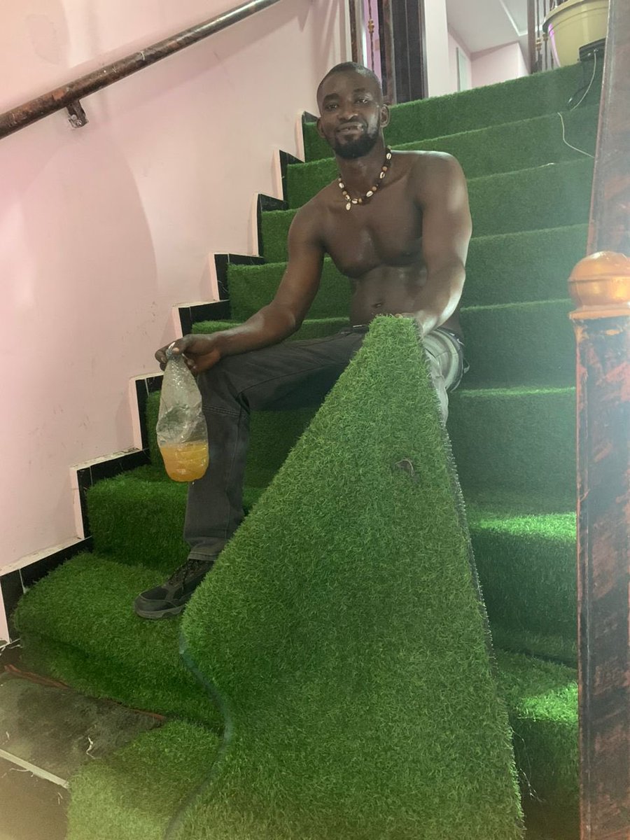 MrsZanga's tweet image. My husband is a reminder that there are still young Nigerian men who would rather earn an honest living, no matter how small, than do fraud.

Please refer him for more jobs🙏🏿