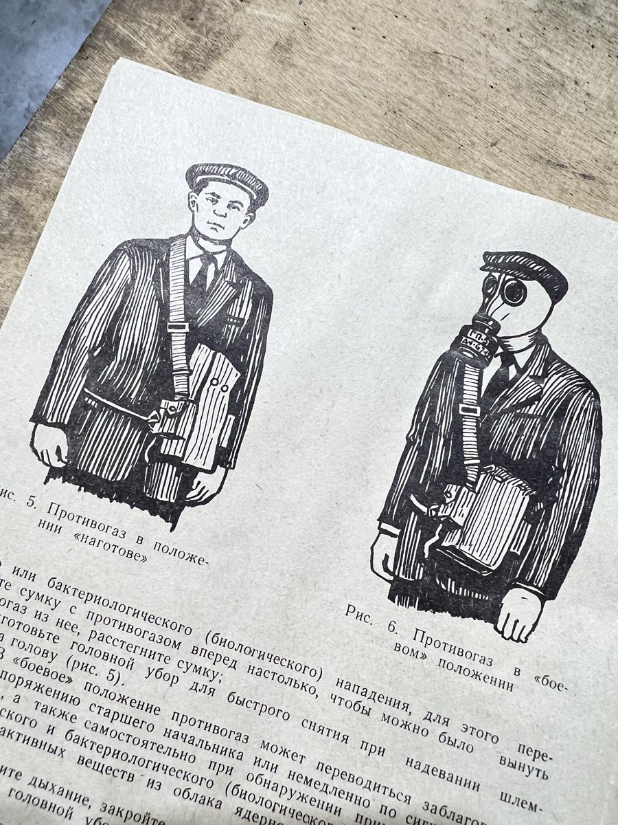 CenterfireSys's tweet image. How cool is this Soviet gas mask instruction manual from 1981? ln.ki/s/2467sgmsurp
☢️ 
#surplus #milsurp #militarysurplus #military #history #gasmasks