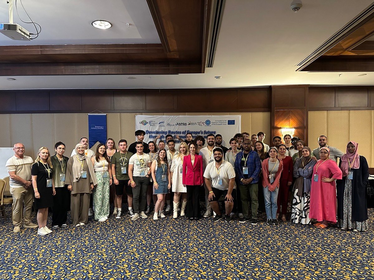 Avrupa Birliği EACEA tarafından fonlanan D.R.E.A.M.LAND projemizin ilk gününü tamamladık. Konuşmacılarımıza teşekkür ederiz.