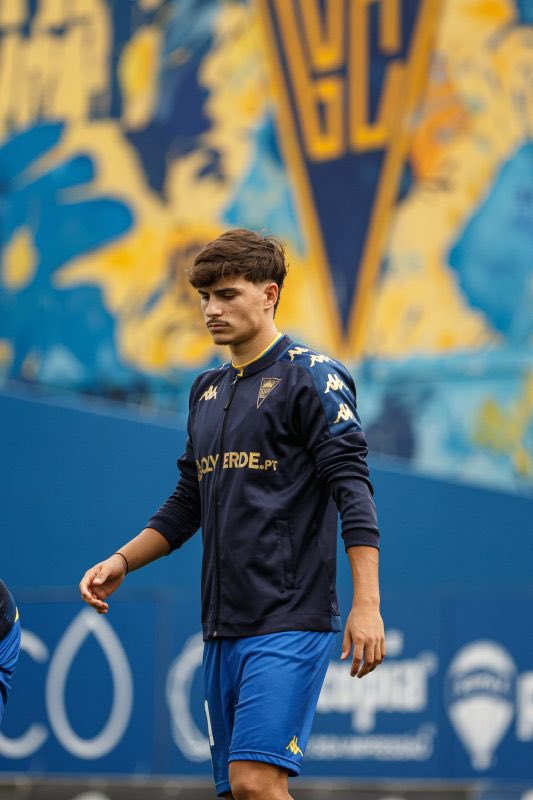#Wolves have struck an agreement with Braga to sign coveted wide player Rodrigo Gomes. 

5+1yr contract in place &amp; Rodrigo is set to complete his medical early next week. 

Wolves have beat a host of clubs including Atletico Madrid for the 20 y/o 

[ <a href="/David_Ornstein/">David Ornstein</a> ]

#WWFC