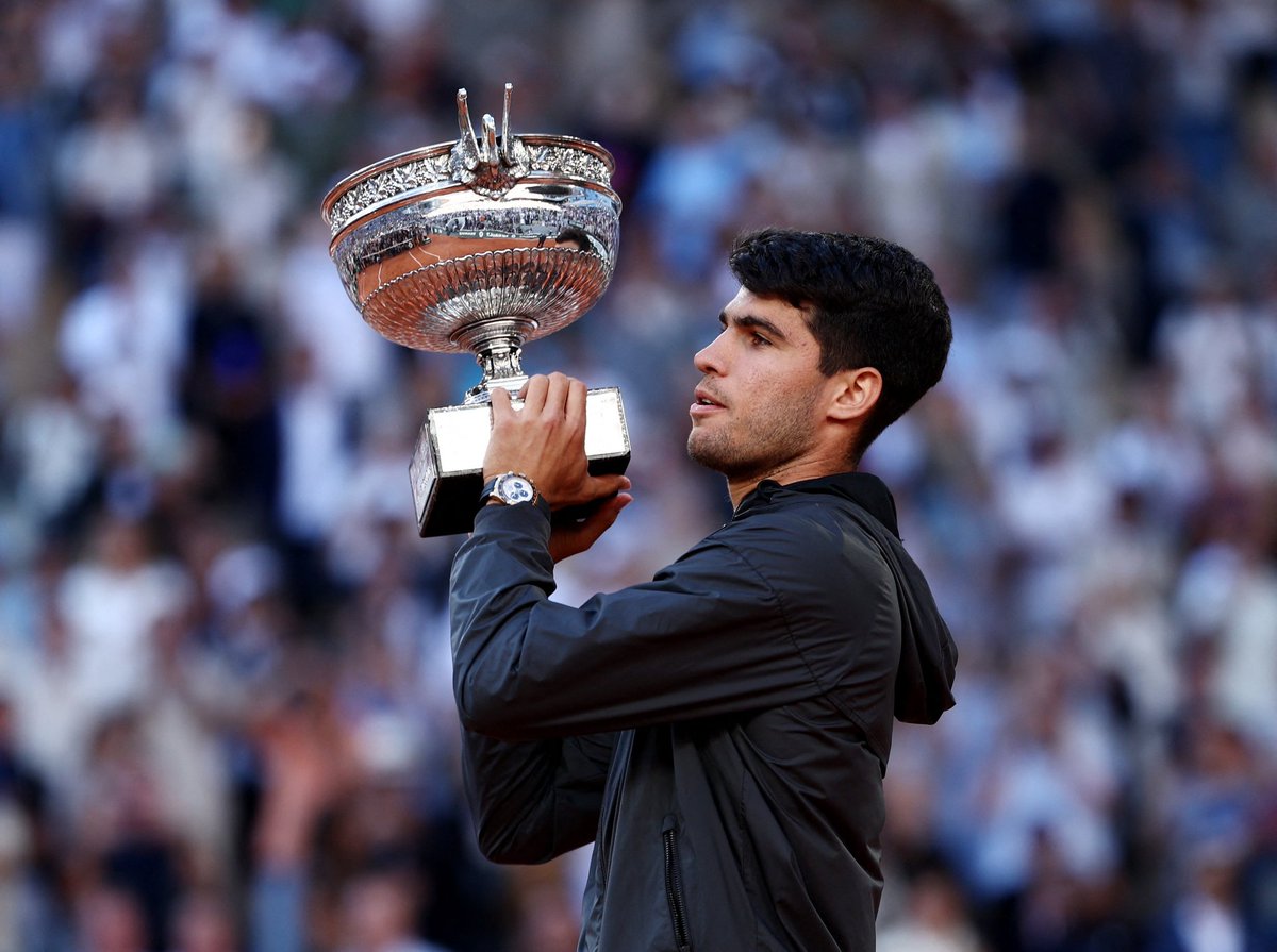 Steve_Zuko's tweet photo. Take Away Injuries, @carlosalcaraz Will Smash All Records And Put Up A Challenge To The Records Of The Big 3. 

Proud To Have Been His Day One Fan Because He Has Been @RafaelNadal Day One Fan. 😉

The King @RafaelNadal, The Prince @carlosalcaraz. 👏🏾

Vamos!!! 

#RolandGarros https://t.co/Ku21FsCwBu