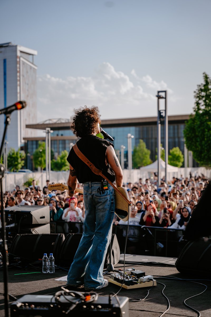 Live From Fest tweet media