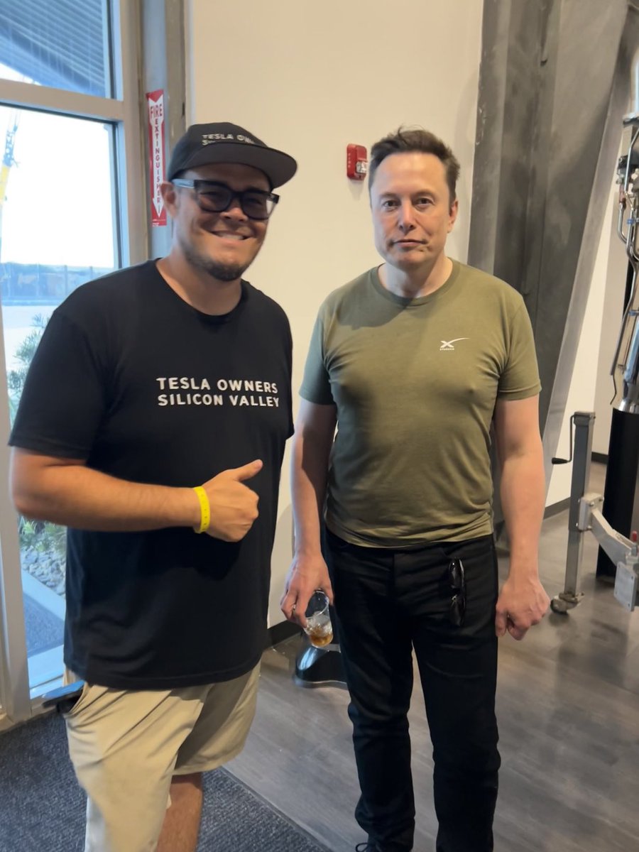 28delayslater's tweet image. What do you notice about this picture?