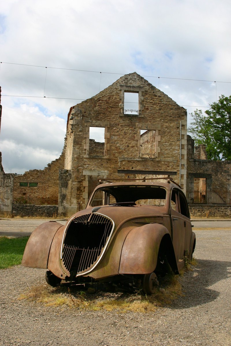 Avokayon's tweet photo. Et dire que demain l'on va se souvenir du massacre d'Oradour-sur-Glane, le 10 juin 1944. 
80 ANS ET ON OUBLIE ? https://t.co/LAjmfPKDVS
