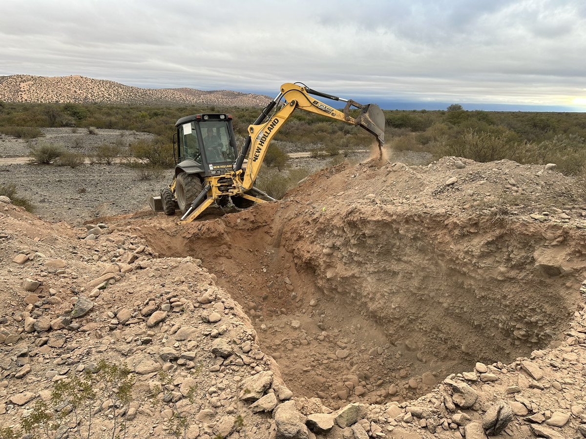 shryaarora's tweet photo. Another successful trench along the Las Chacras Fault.The 1977 M7.4 Caucete earthquake produced two shocks within 20s interval and claimed 64 lives. The fault responsible remains unknown, while Las Chacras proximity to the epicenter makes it ideal for paleoseismic investigation https://t.co/ZTf7olMnIO