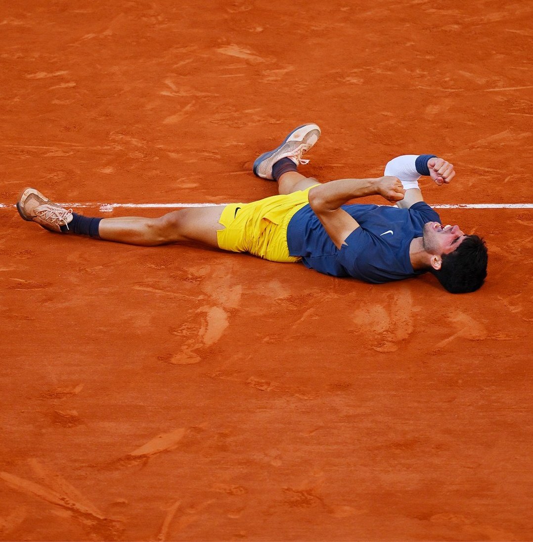 Tiempodetenis1's tweet photo. La carrera de Carlos Alcaraz 👑

1️⃣ N°1 más joven de la historia.
3️⃣ Grand Slams.
5️⃣ Masters 1000.
4️⃣ ATP 500.
2️⃣ ATP 250.

Sí, todo esto con 21 años 🤯 https://t.co/lilV4BMBPn