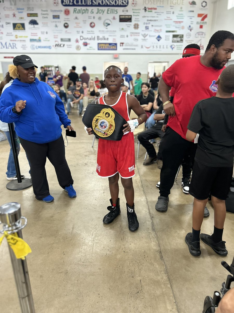 DallasPAL's tweet photo. Congratulations Johnathan!!!!🥊🥊🥊 #SummerofSafety #PALBoxing https://t.co/zPEMMZdtXf