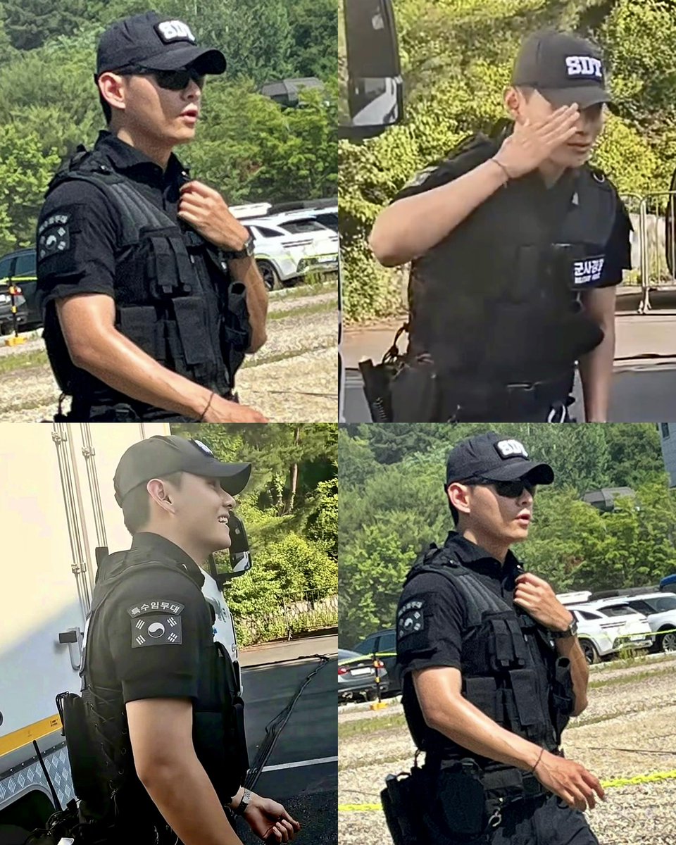 DailylofV's tweet photo. CAPTAIN KIM TAEHYUNG https://t.co/oNmYVFJ3J3