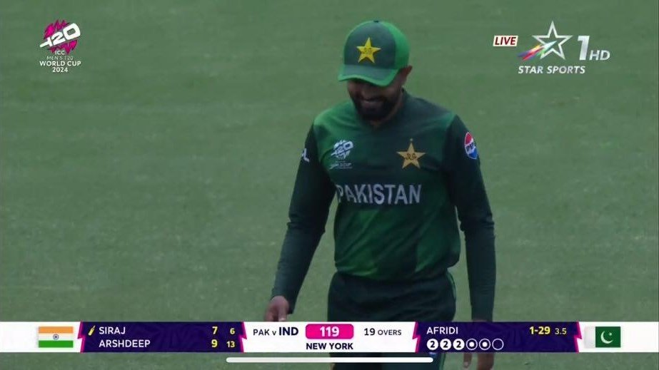 ManodipMali's tweet photo. India all out on 119 after 19 overs 🙁 #PakvsInd #INDvsPAK #cricketlovers https://t.co/BNUB9KDGrS