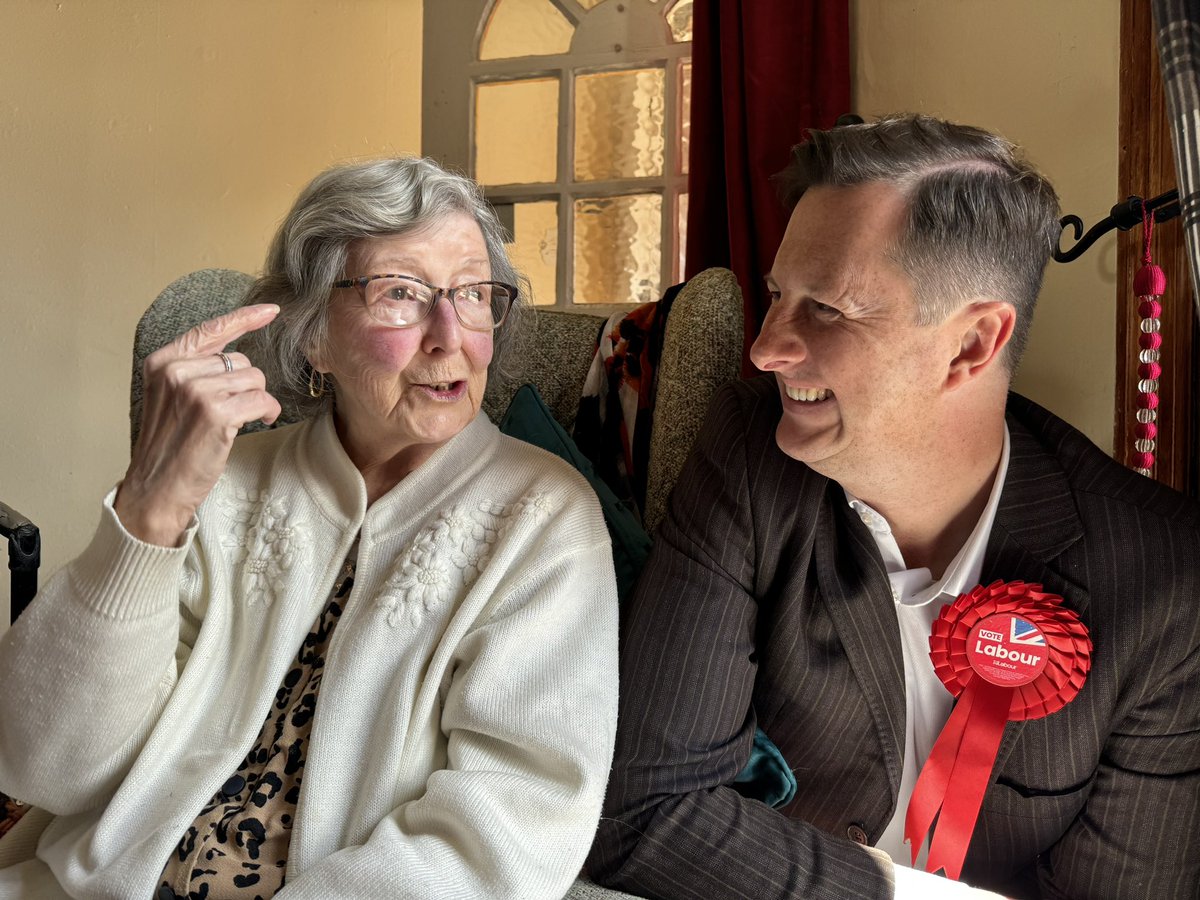 It's great to be out on the doorstep talking  to local residents about what matters to them. The feedback is amazing and a lot of support for @LeePitcher9  our parliamentary candidate. He's a natural,  listens to what people say, and his passion for the community shines through.