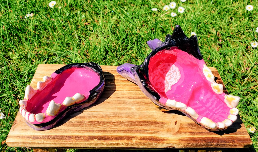 dirtnapdog's tweet image. 🐺
tried to challenge myself and make a lil trinket dish wolf!

i wanna make more functional/interactive pieces like this theyre so cool and feel more personal 

might put this guy up on my k0fi im not sure yet!

✨️🐾