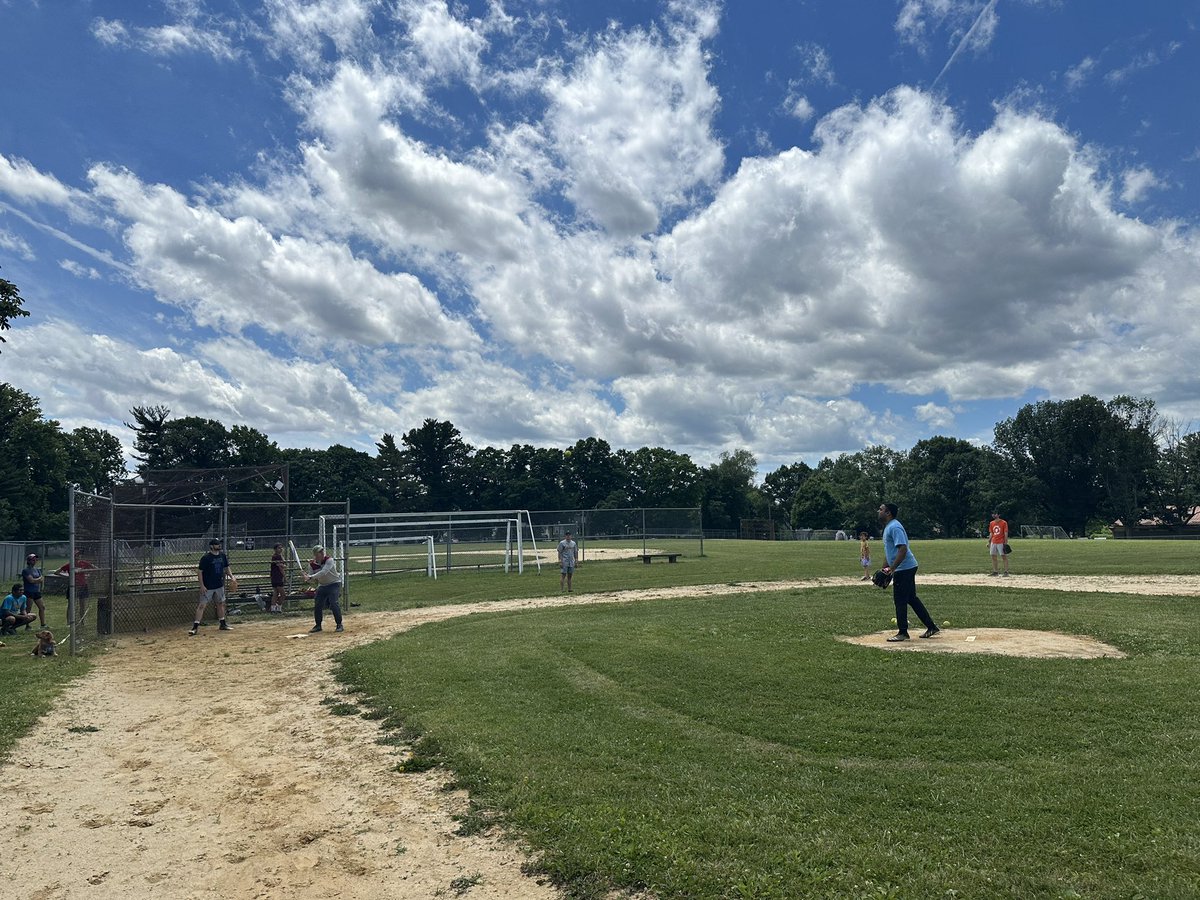 Another annual Faculty Vs Resident Softball game in the books!

Faculty sneak out with the 14-12 victory