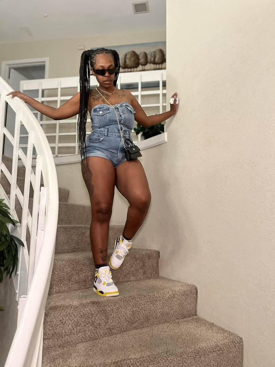 TheeePrincess19's tweet photo. I do it better PLUS IMM DOIN BETTER than b* 🤞🏽😘 https://t.co/BYzCP4tELA