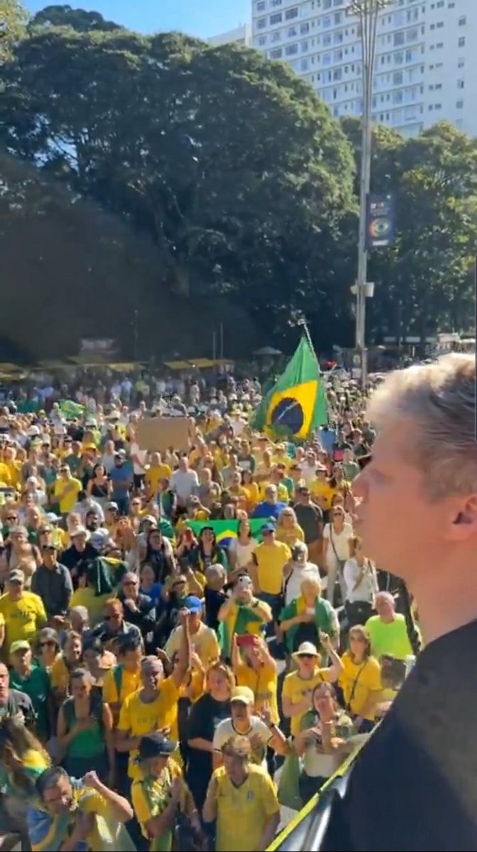 Fasalles's tweet photo. A coisa está esquentando, a Av. Paulista é o reflexo da rejeição do governo e do judiciário. https://t.co/A67LZ7eW7v
