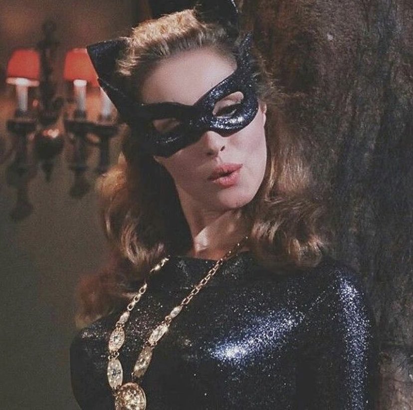 Andrew29515009's tweet photo. #julienewmar #catwoman #retrobabes https://t.co/yYhVZkOW0T